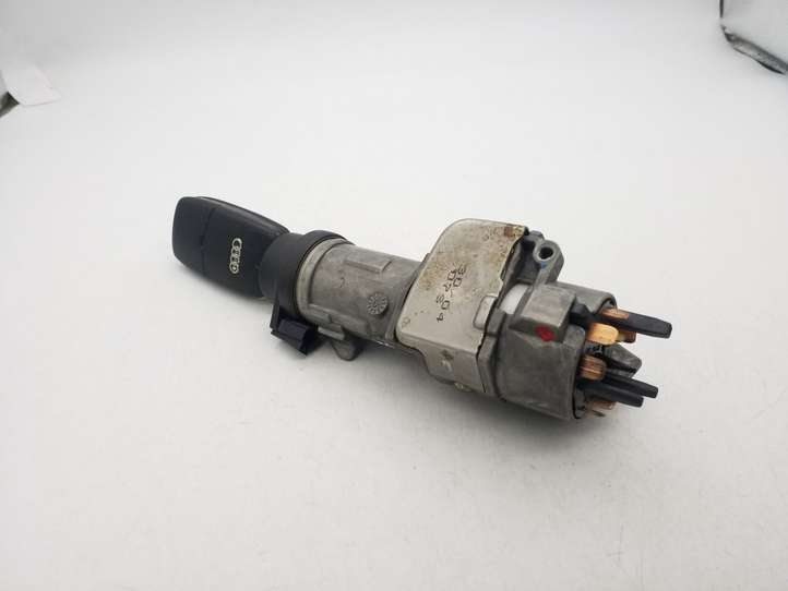 Audi A4 (2000 - 2006)  4B0905851G Замок зажигания