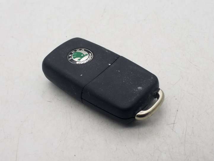 Skoda Octavia Mk2 (1Z) (2004 - 2013)  1K0959753G Ключ / карточка зажигания