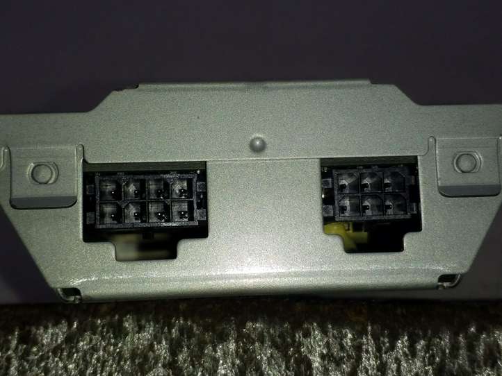 Kia Ceed (2006 - 2010)  961201H700 Разъем USB