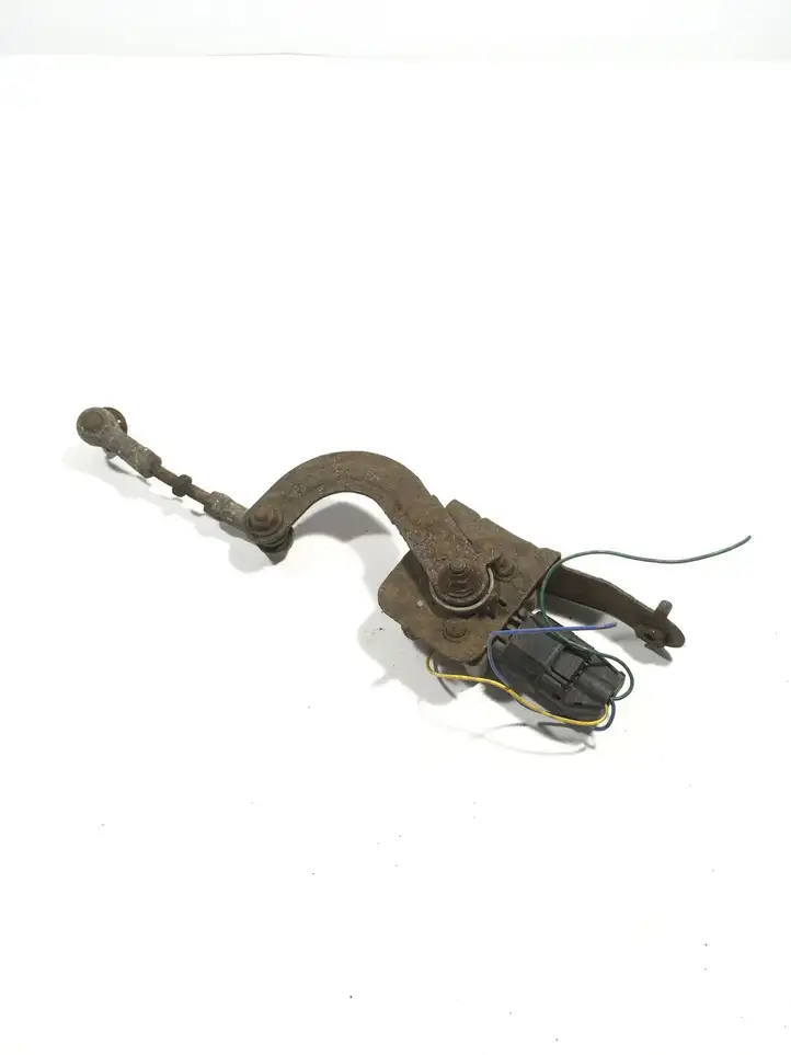 Lexus RX 300 (2003 - 2006) 8282112430 Датчик уровня пневмоподвески — фото 3