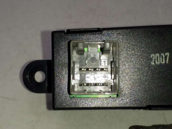 Hyundai Santa Fe (2005 - 2009)  945202B000 Экран/ дисплей / маленький экран