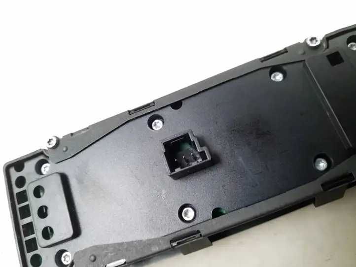 Mercedes-Benz A W176 (2012 - 2018) A1669054300 Блок кнопок стеклоподъемников — фото 2