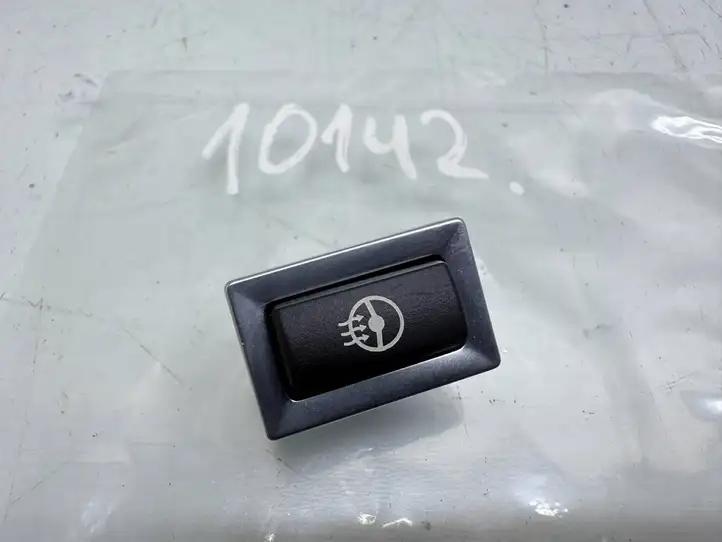 BMW 1 F20 F21 (2011 - 2019) 9384363 Кнопка обогрева рулевого колеса — фото 1