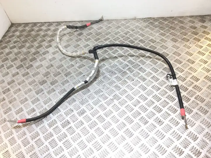 BMW 3 F30 F35 F31 (2012 - 2018) 8575745 Плюсовой провод аккумулятора — фото 1