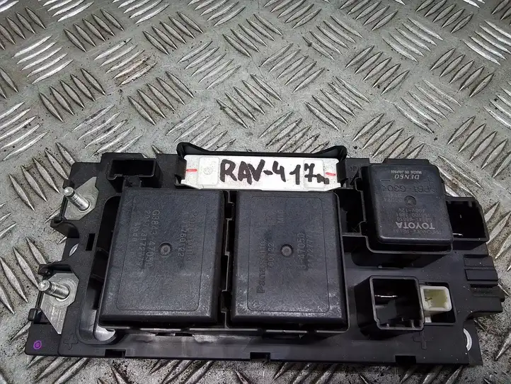 Toyota RAV 4 (XA40) (2012 - 2018)  G92Z153010 Модуль управления аккумулятором