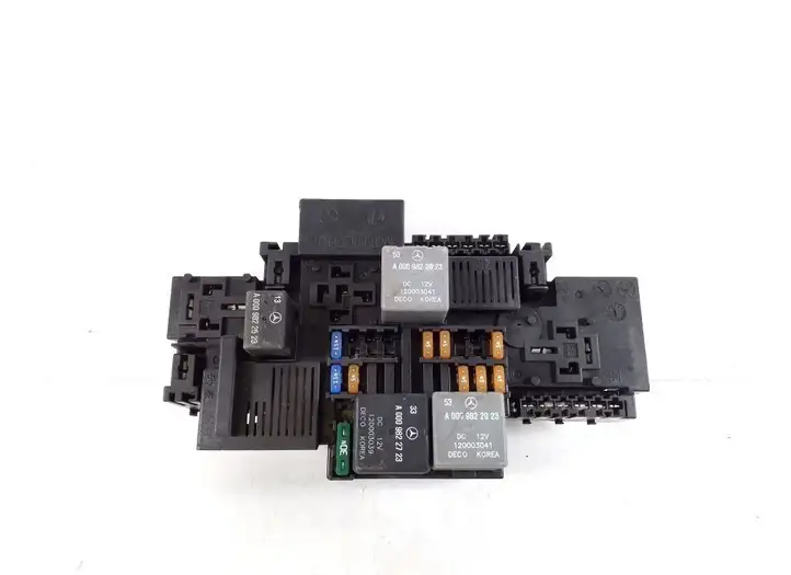 Mercedes-Benz C W205 (2014 - 2021)  A2229063202 Блок предохранителей