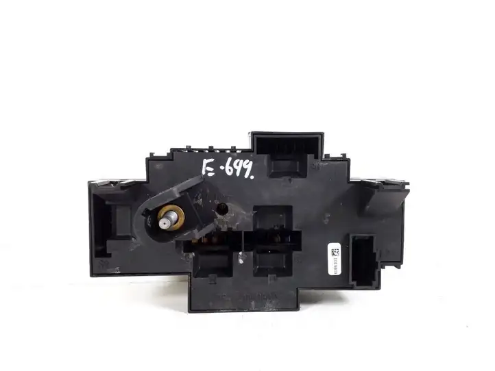 Mercedes-Benz C W205 (2014 - 2021)  A2229063202 Блок предохранителей