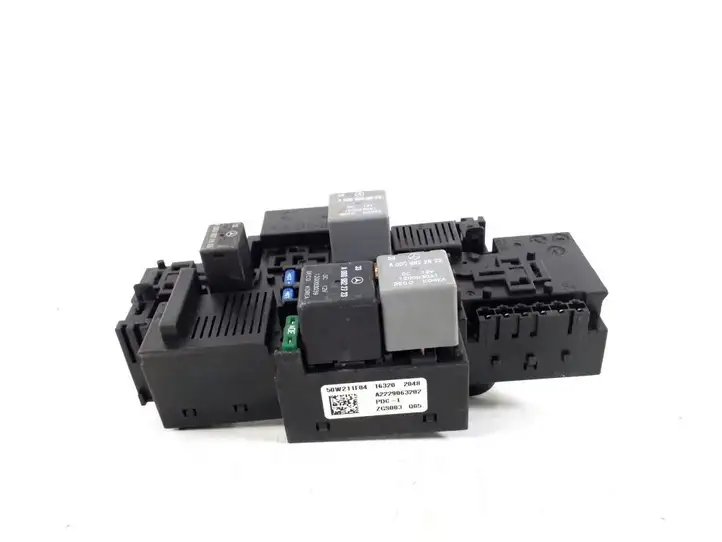 Mercedes-Benz C W205 (2014 - 2021)  A2229063202 Блок предохранителей