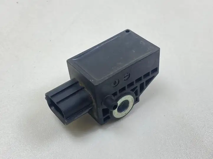 Honda CR-V (2009 - 2012)  5WK43786 Датчик удара надувных подушек