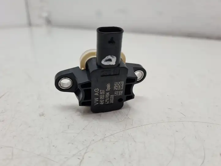 Skoda Fabia Mk3 (NJ) (2015 - 2021)  4H0955557 Датчик удара надувных подушек