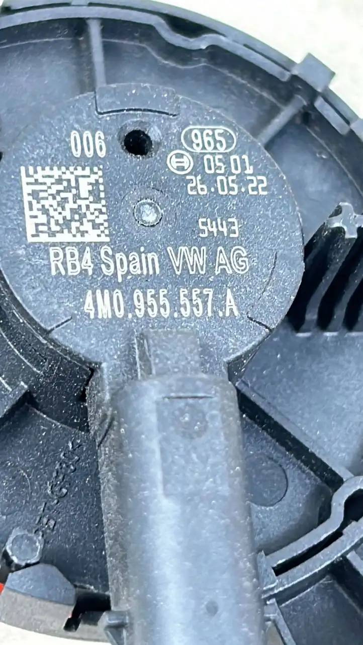 Audi A5 (2016 - ) 4M0955557A Датчик удара SRS — фото 3