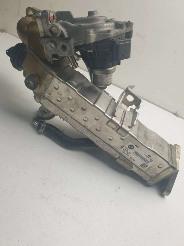 BMW 5 F10 F11 (2009 - 2016)  8596444 Охладитель EGR