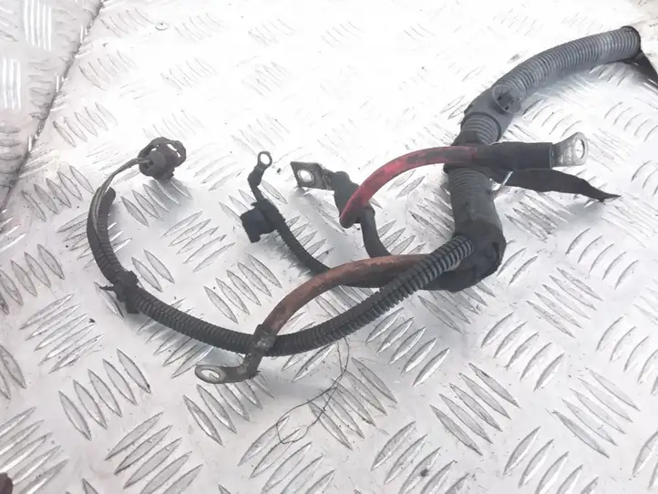 Opel Corsa C (2000 - 2003) 55558288 Плюсовой провод аккумулятора — фото 3