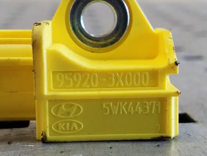 Kia Rio 959203X000 Датчик удара SRS — фото 4