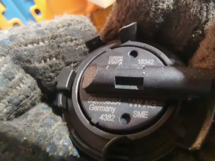 Volkswagen Touran III (2016 - )  5Q0959354 Датчик удара надувных подушек