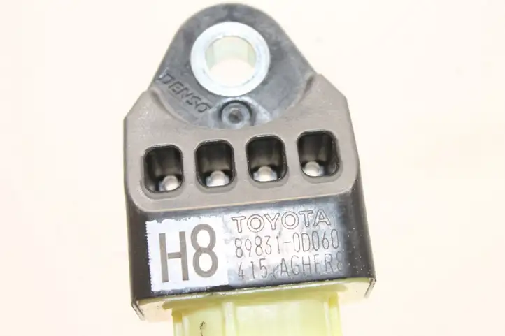 Toyota Yaris (2014 - 2019) 898310D060 Датчик удара SRS — фото 4