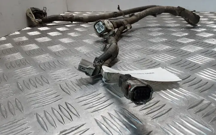 Lexus GS 300 350 430 450h (2004 - 2007) 8211330470 Прочая электропроводка — фото 4