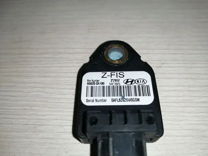 Kia Ceed (2010 - 2012) 959200A100 Датчик удара SRS — фото 3