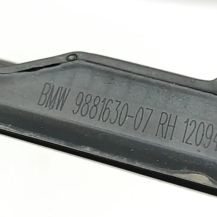 BMW XM (2022 - ) 9881630 Накладка стекла двери — фото 5