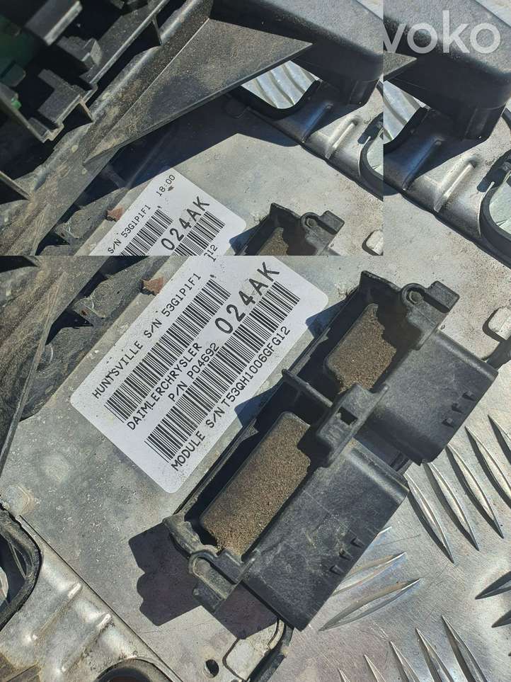 Jeep Cherokee (2001 - 2007)  P04692017AK Mодуль kомфортa