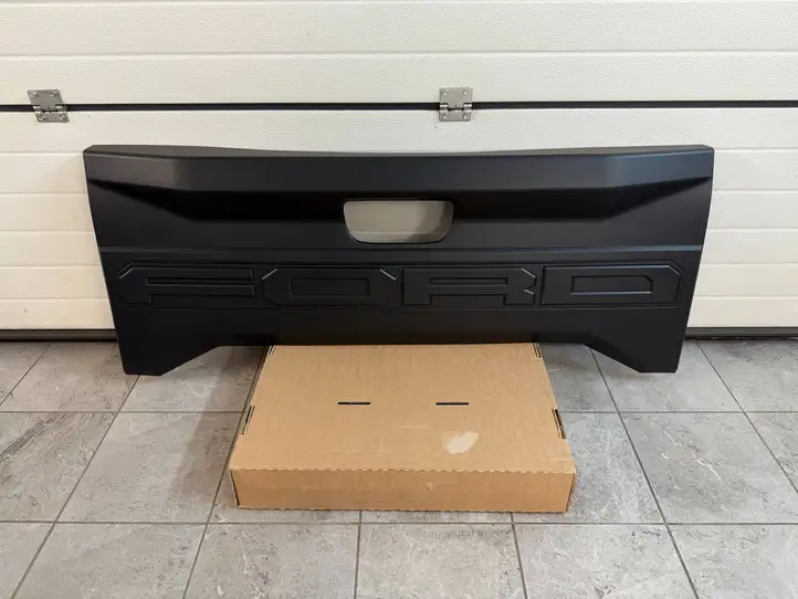 Ford Ranger (2015 - 2019) Отделка крышки багажника — фото 2