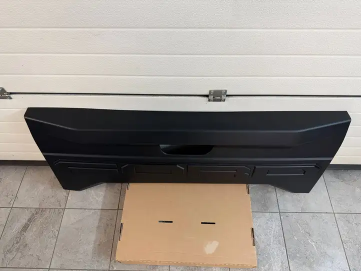 Ford Ranger (2015 - 2019) Отделка крышки багажника — фото 3