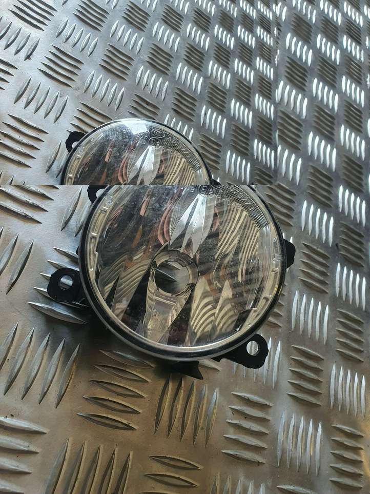 Renault Megane IV (2016 - )  261500097R Передняя противотуманная фара