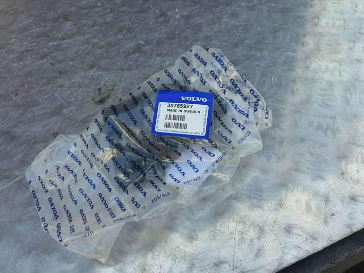 Volvo XC70 (2007 - 2013)  30765927 Передний кронштейн  датчика парковки (PDC)