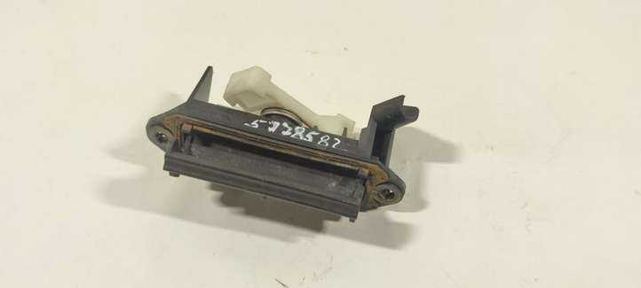 Toyota Corolla E120 E130 (2000 - 2004)  6902302010 Ручка задней крышки