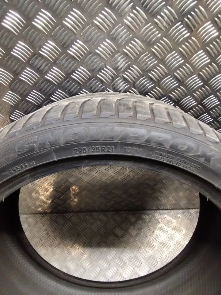 Porsche Macan (95B) (2014 - 2018) Зимняя шина R21 — фото 2