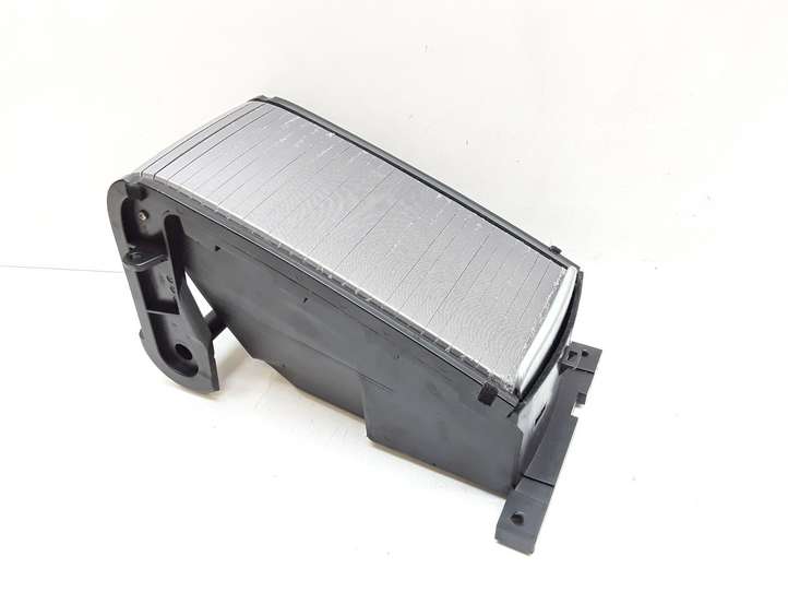 Volvo S60 (2004 - 2010)  30643625 Передний держатель чашки