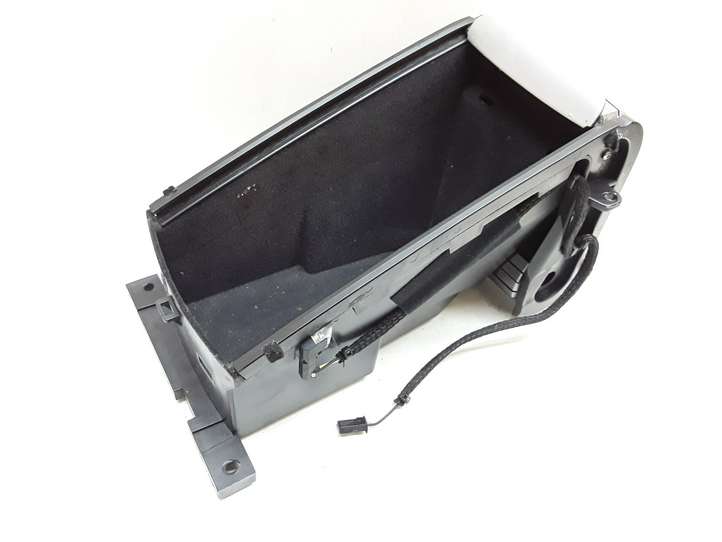 Volvo S60 (2004 - 2010)  30643625 Передний держатель чашки