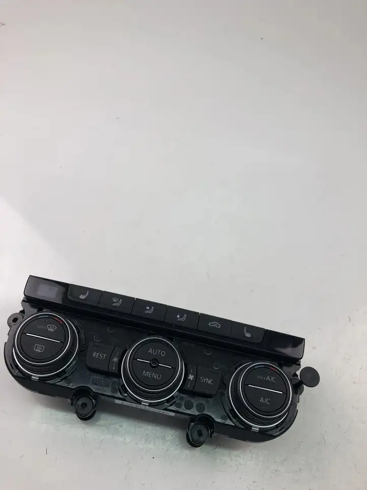 Volkswagen Golf VII (2013 - 2019) 5GE907044BD Управление климат контролем — фото 1