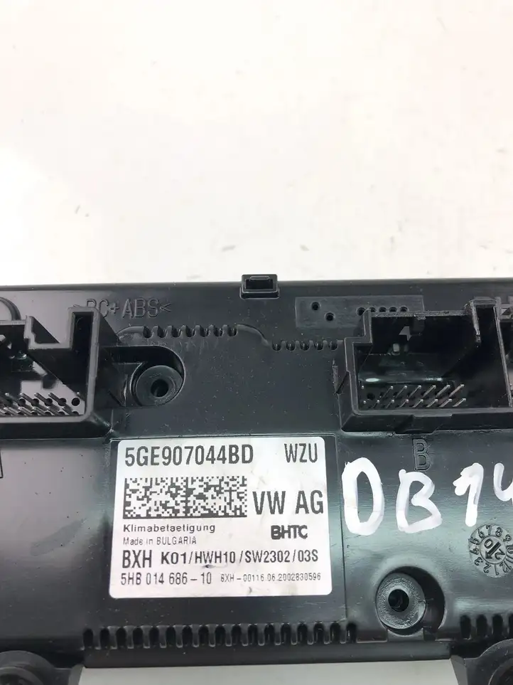 Volkswagen Golf VII (2013 - 2019) 5GE907044BD Управление климат контролем — фото 4