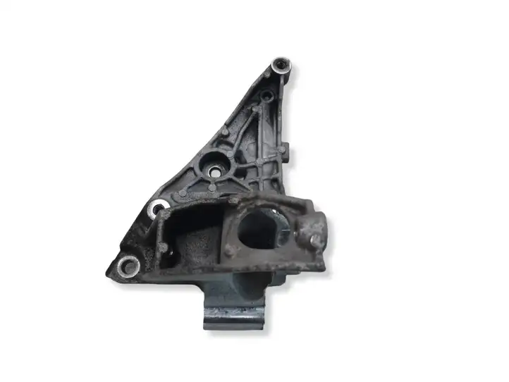 Peugeot 5008 (2009 - 2013) 9804904380 Кронштейн генератора — фото 5