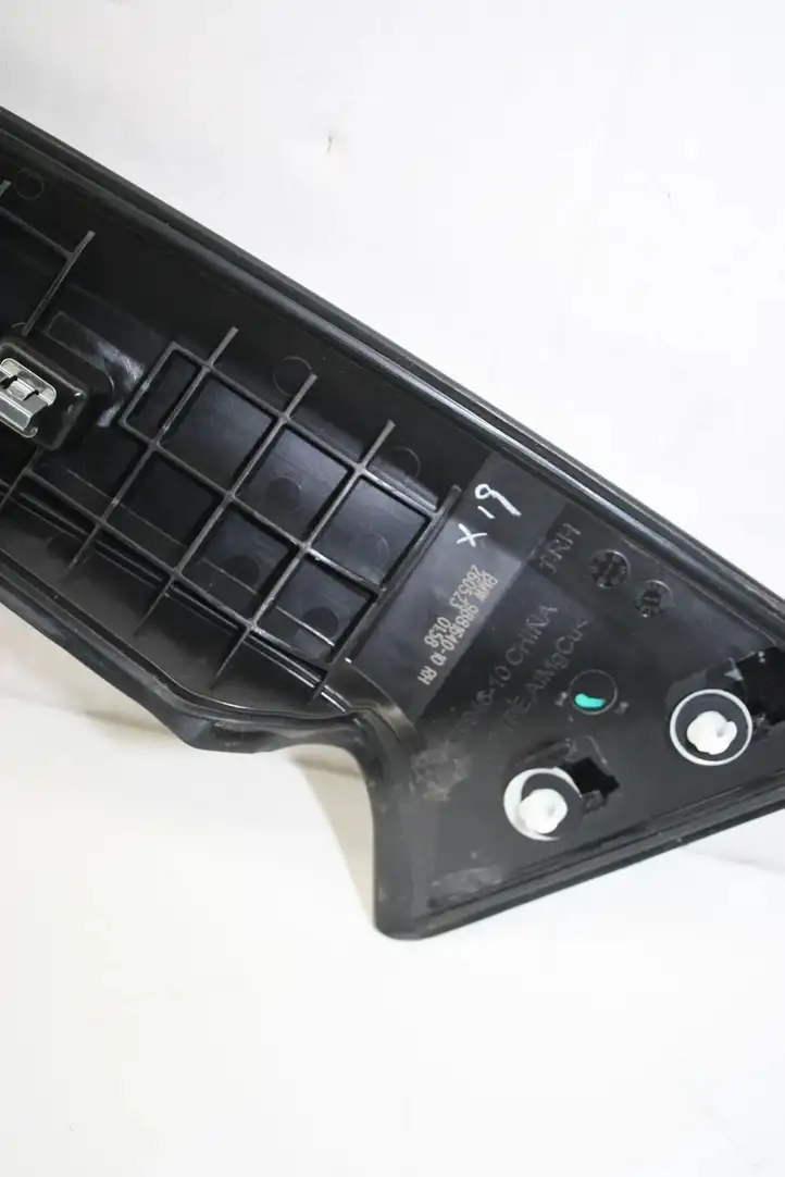 BMW XM (2022 - ) 9881640 Молдинг заднего крыла — фото 2