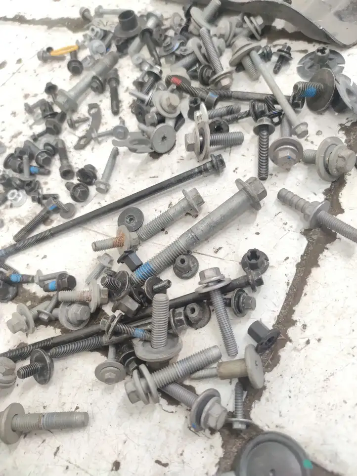 Volvo S90, V90 (2016 - 2020) 31672077 Колёсные болты и гайки — фото 1