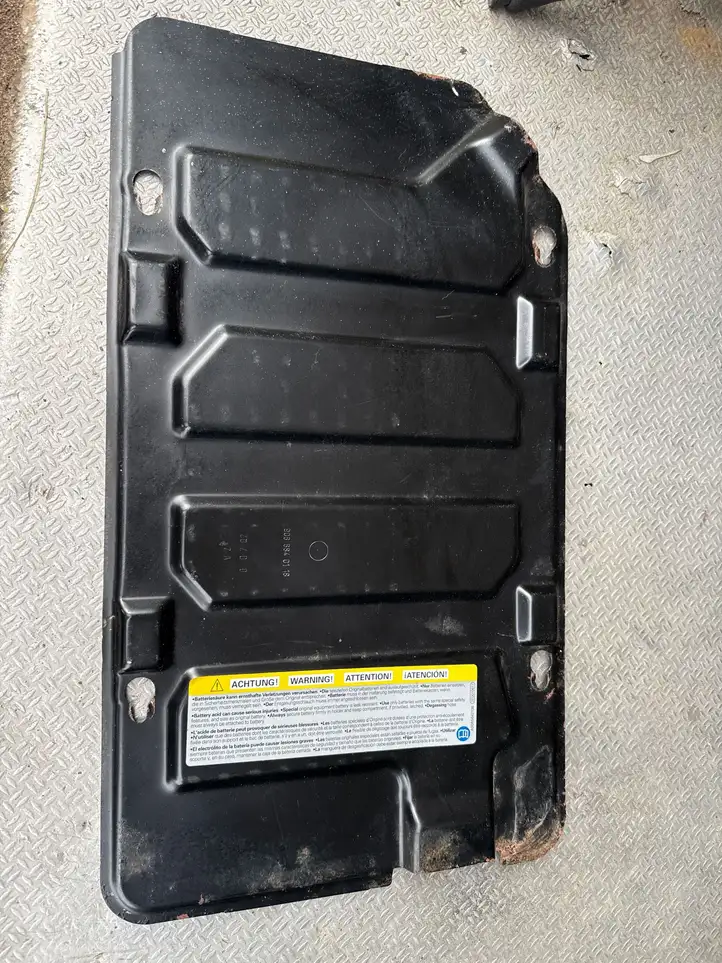Mercedes-Benz Sprinter W906 (2006 - 2018) 9066840118 Крышка ящика аккумулятора — фото 1