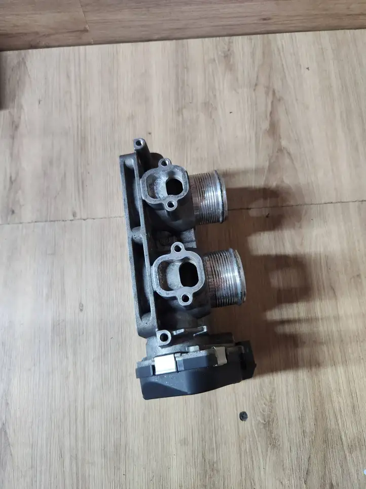Audi A6 C7 (2011 - 2014) 079133062L Дроссельная заслонка — фото 2