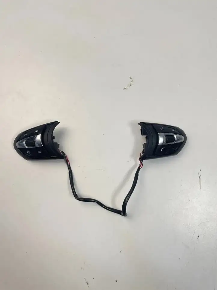 BMW 3 F30 F35 F31 (2012 - 2018) 7847654 Кнопки на рулевом колесе — фото 1