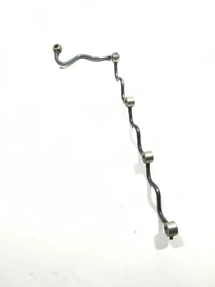 Toyota Land Cruiser (J120) (2002 - 2009) Шланг обратки топлива — фото 1