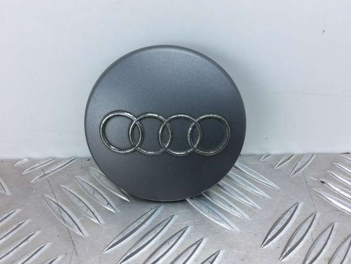 Audi A4 (2004 - 2009)  8D0601170 Заводская крышка (крышки) от центрального отверстия колеса