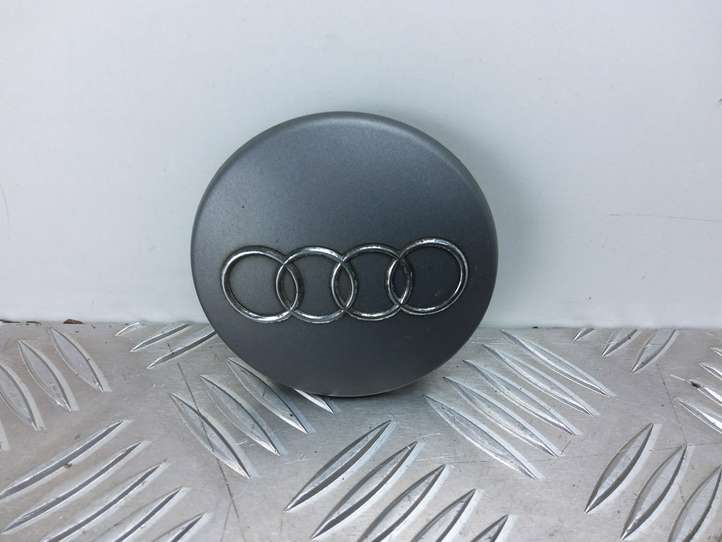 Audi A4 (2004 - 2009)  8D0601170 Заводская крышка (крышки) от центрального отверстия колеса