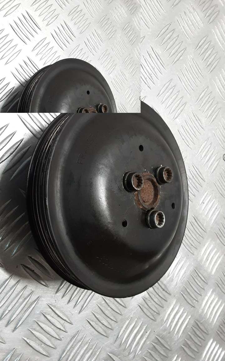 Audi A6 (2004 - 2008)  06E121031B Водяной насос