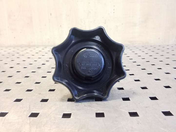 Skoda Octavia Mk2 (1Z) (2004 - 2013)  1K0803899D Крепежный винт (запасное колесо)