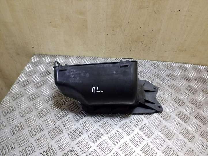 Audi Q5 (2008 - 2012)  8K2819904A Воздуховоды