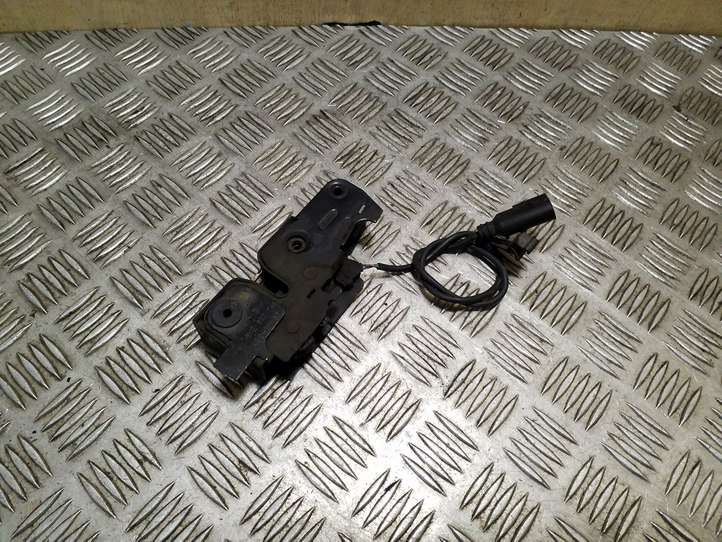 Audi Q5 (2008 - 2012)  8K0823509D Замок капота