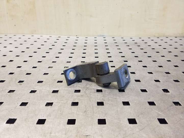 Audi Q5 (2008 - 2012)  8K0831402B Нижняя петля передней двери