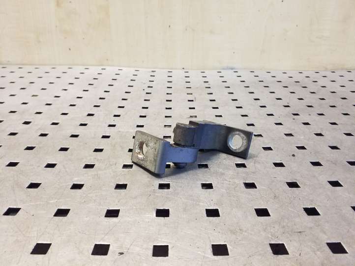 Audi Q5 (2008 - 2012)  8K0831401B Нижняя петля передней двери