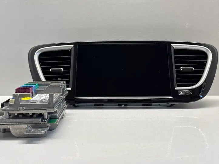 Chrysler Pacifica (2016 - ) P68580284AA Магнитола / мультимедийная система — фото 1